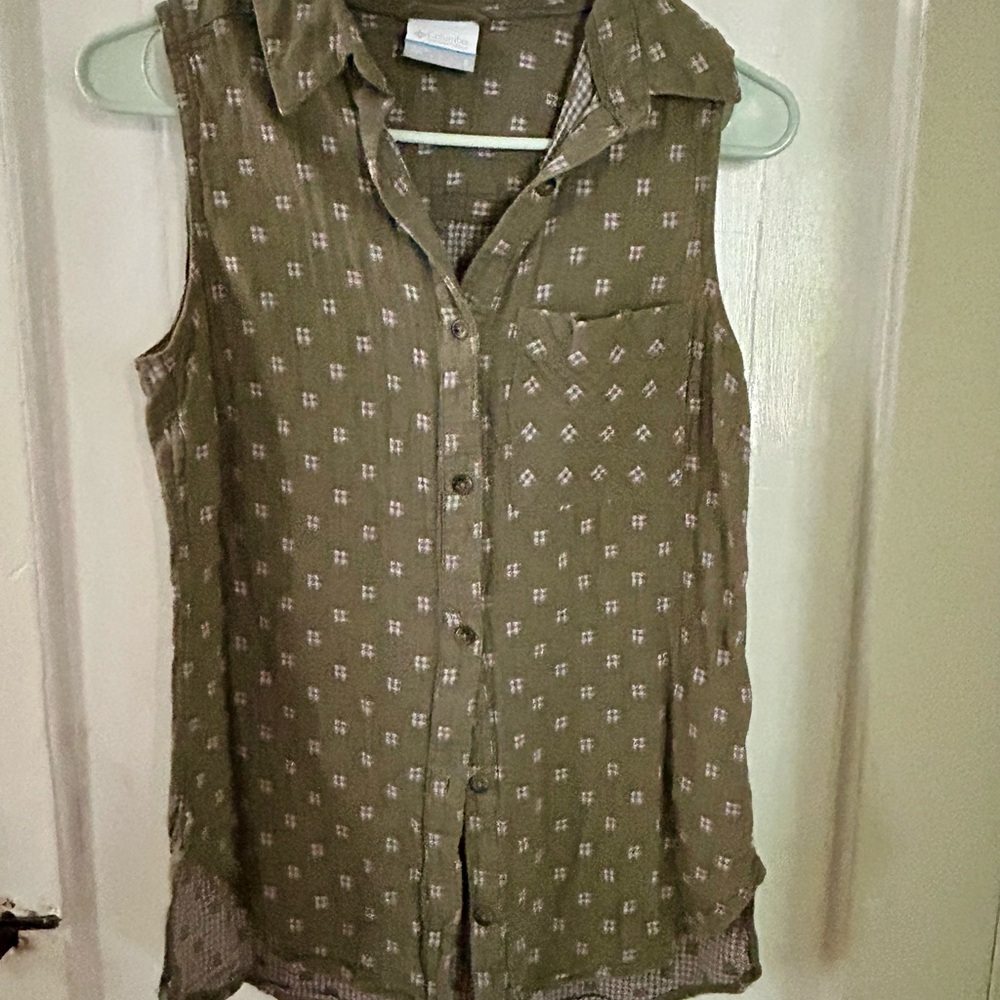 Columbia Olive Button-Down Sleeveless Shirt